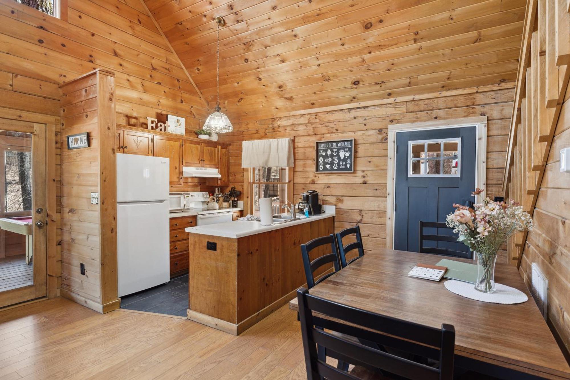 Cozy Family Friendly Cabin With Hot Tub, Near Gatlinburg, Pigeon Forge, Dollywood Sevierville Kültér fotó